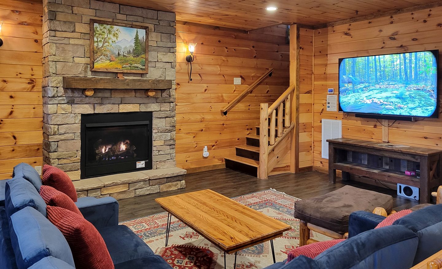 Spacious Luxury Log Cabin with Mountain Views, Hot Tub & Game Room near Gatlinburg & Pigeon Forge, Tennessee
