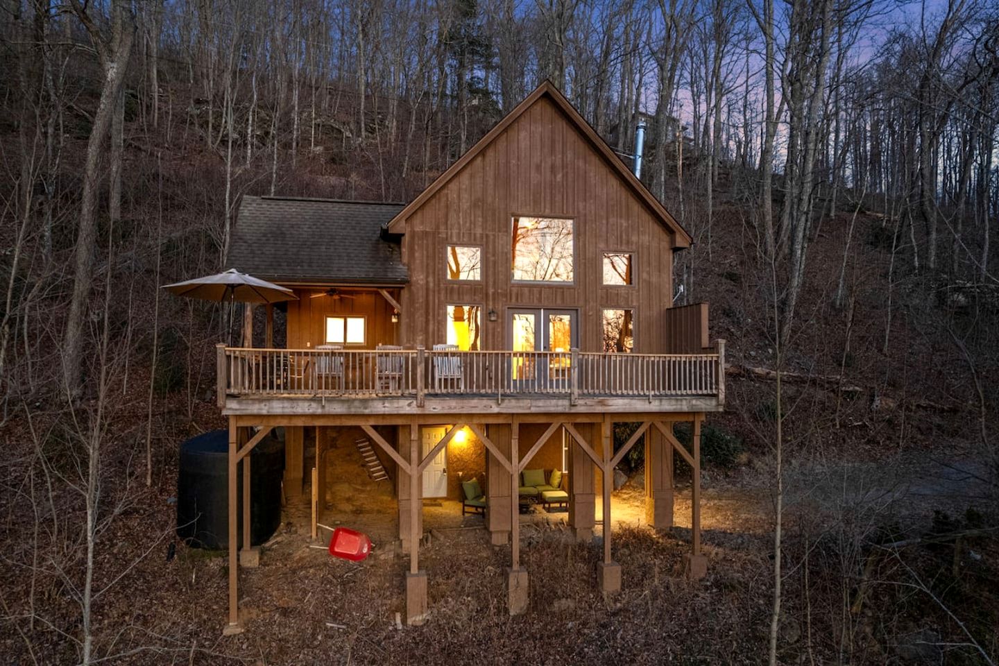 Outstanding Secluded Cabin Nestled Between Trees in Swannanoa, North Carolina