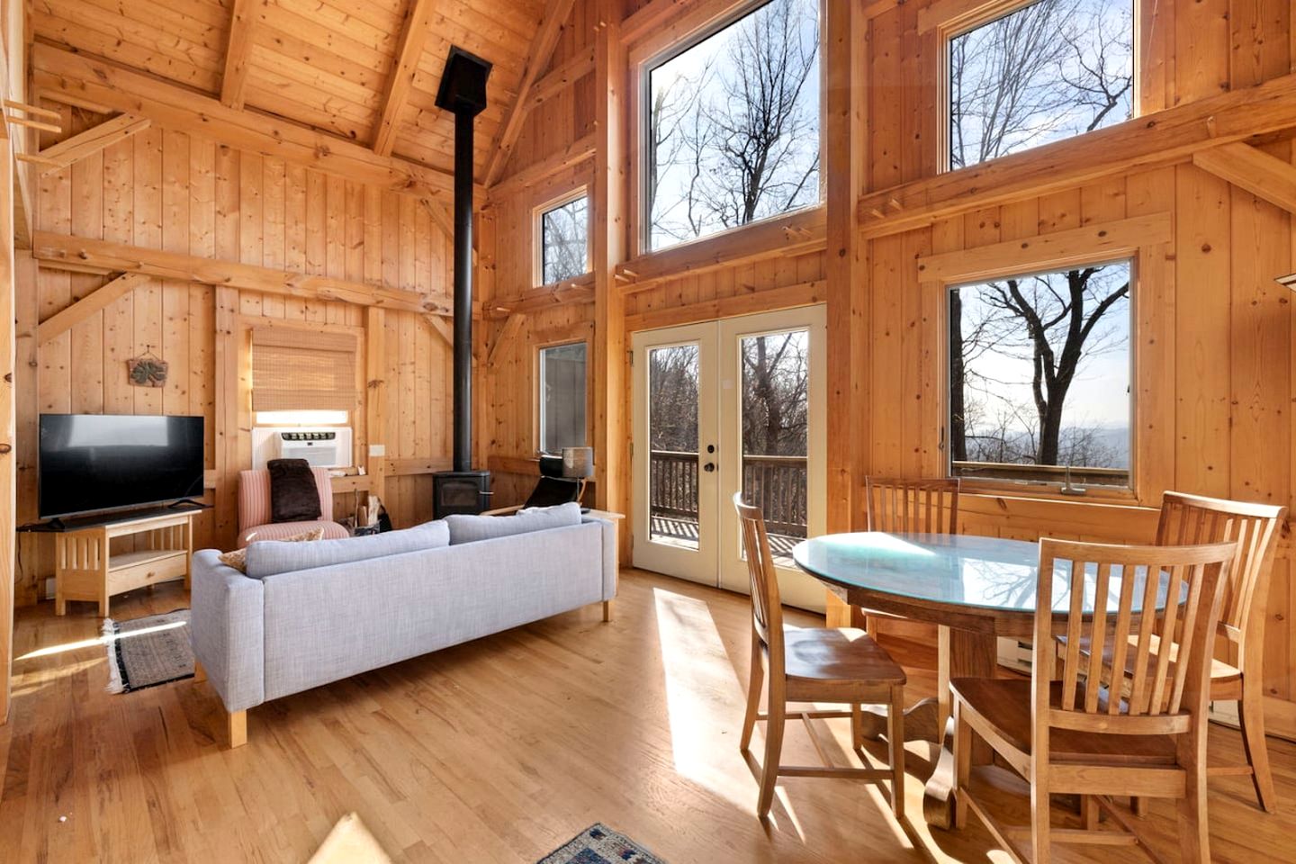 Outstanding Secluded Cabin Nestled Between Trees in Swannanoa, North Carolina