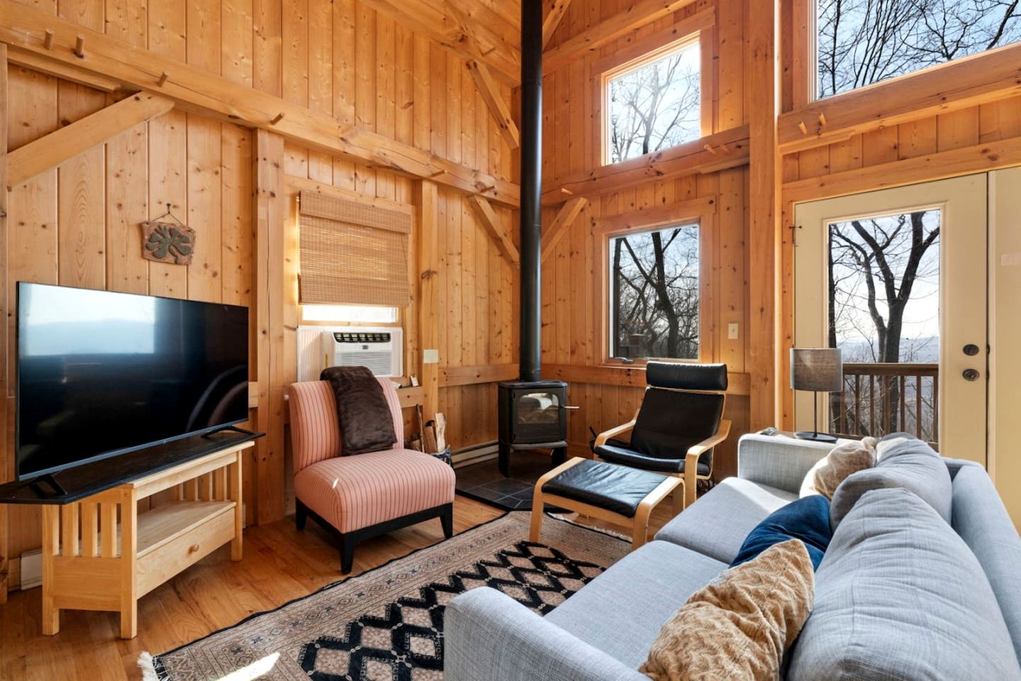 Outstanding Secluded Cabin Nestled Between Trees in Swannanoa, North Carolina