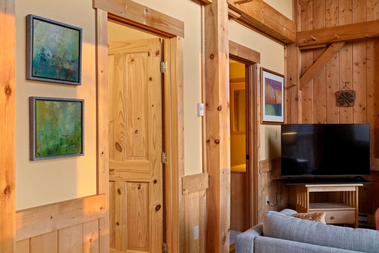 Outstanding Secluded Cabin Nestled Between Trees in Swannanoa, North Carolina