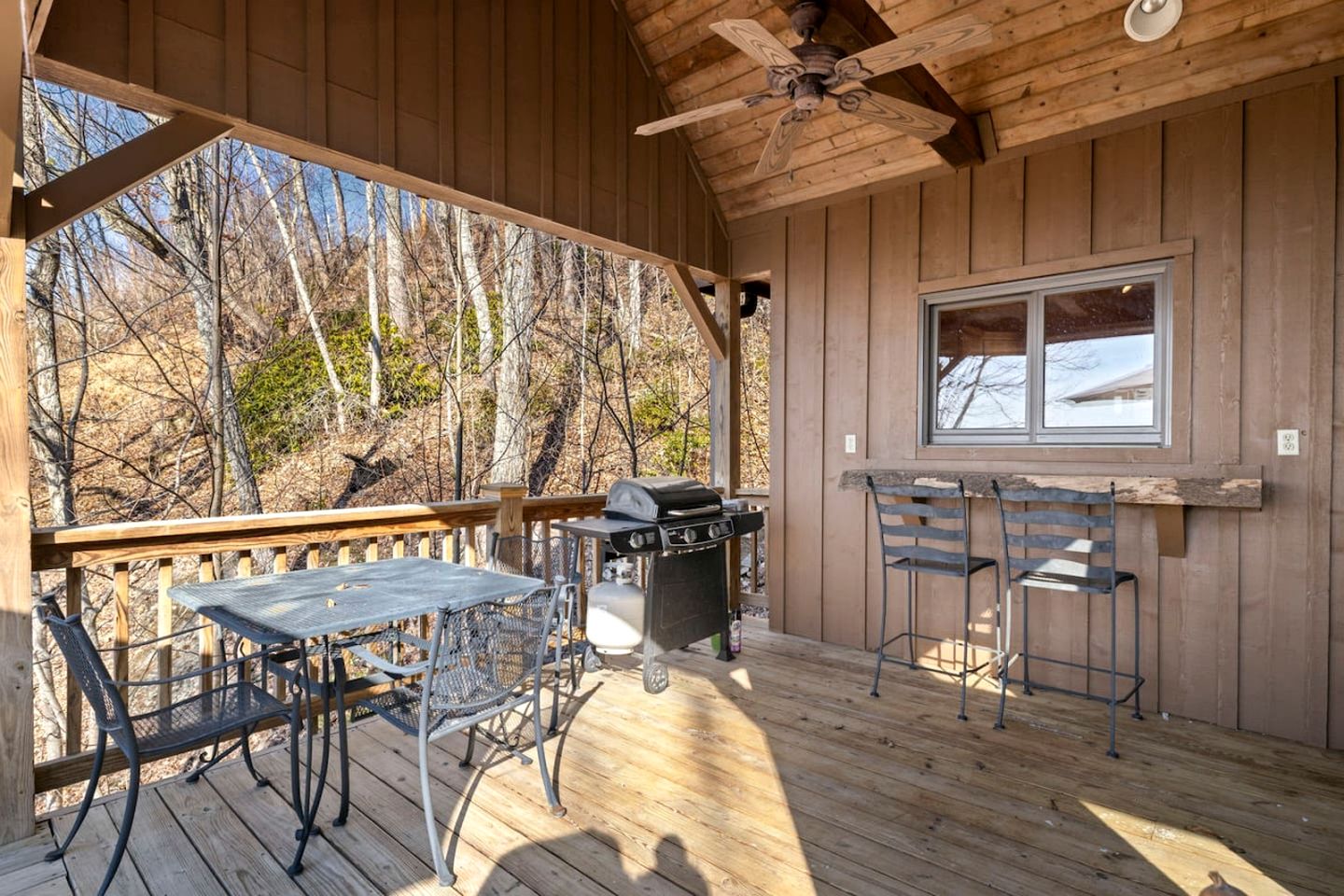 Outstanding Secluded Cabin Nestled Between Trees in Swannanoa, North Carolina