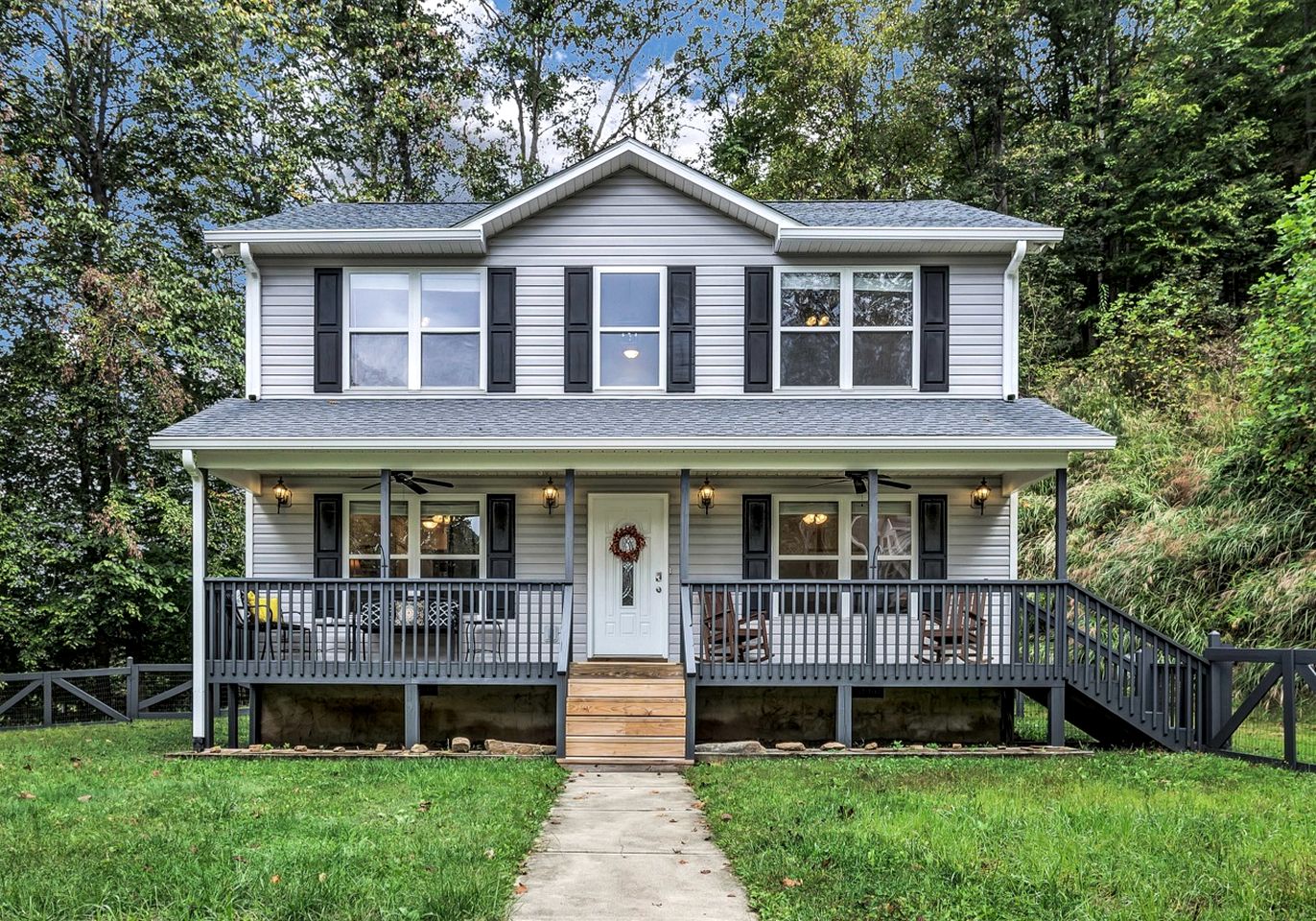 Spacious Mountain Retreat with Bonus Game Room Near Asheville, Barnardsville, NC