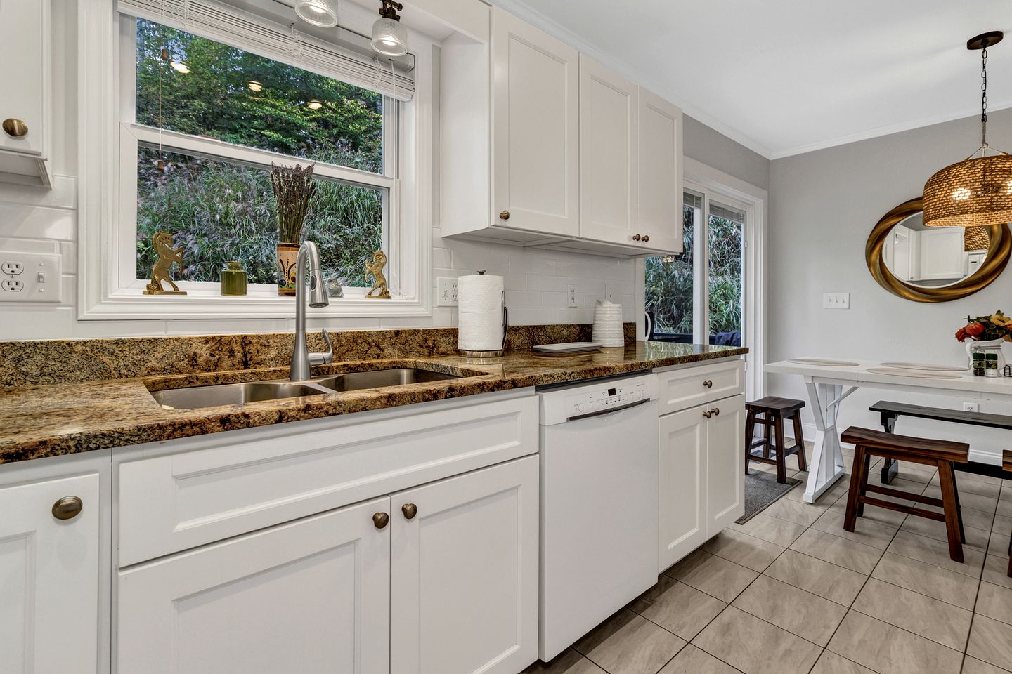 Spacious Mountain Retreat with Bonus Game Room Near Asheville, Barnardsville, NC