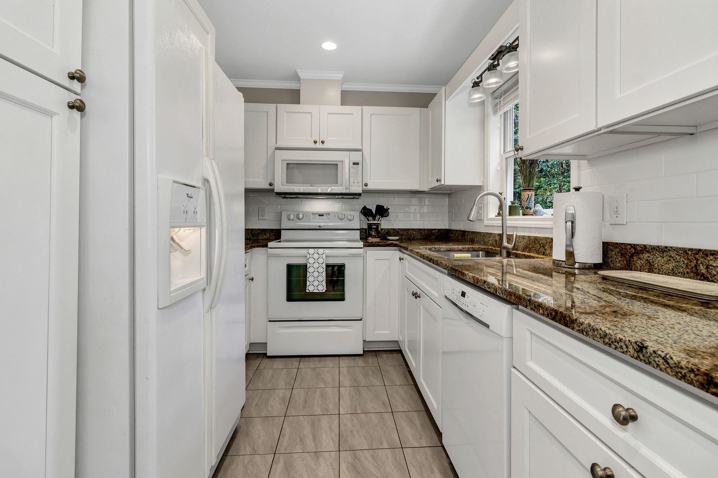 Spacious Mountain Retreat with Bonus Game Room Near Asheville, Barnardsville, NC