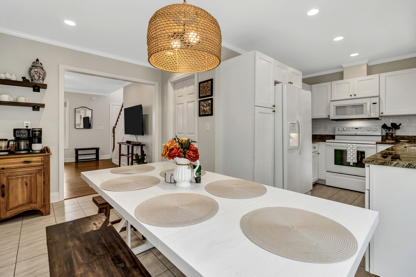 Spacious Mountain Retreat with Bonus Game Room Near Asheville, Barnardsville, NC