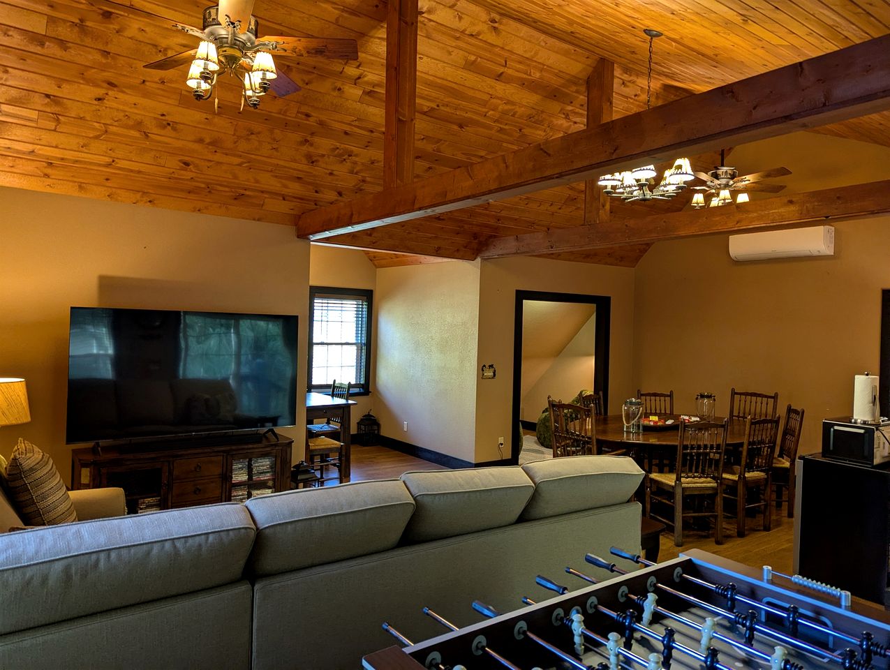 Spacious Mountain Retreat with Bonus Game Room Near Asheville, Barnardsville, NC