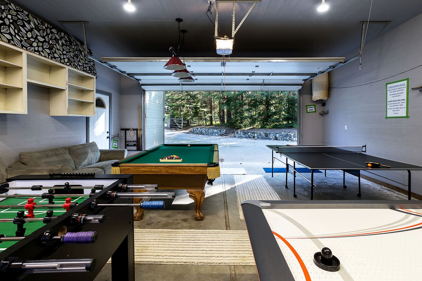 Panoramic Views of the Chiwawa River from a Luxury Cabin Porch with Private Hot-Tub in Leavenworth