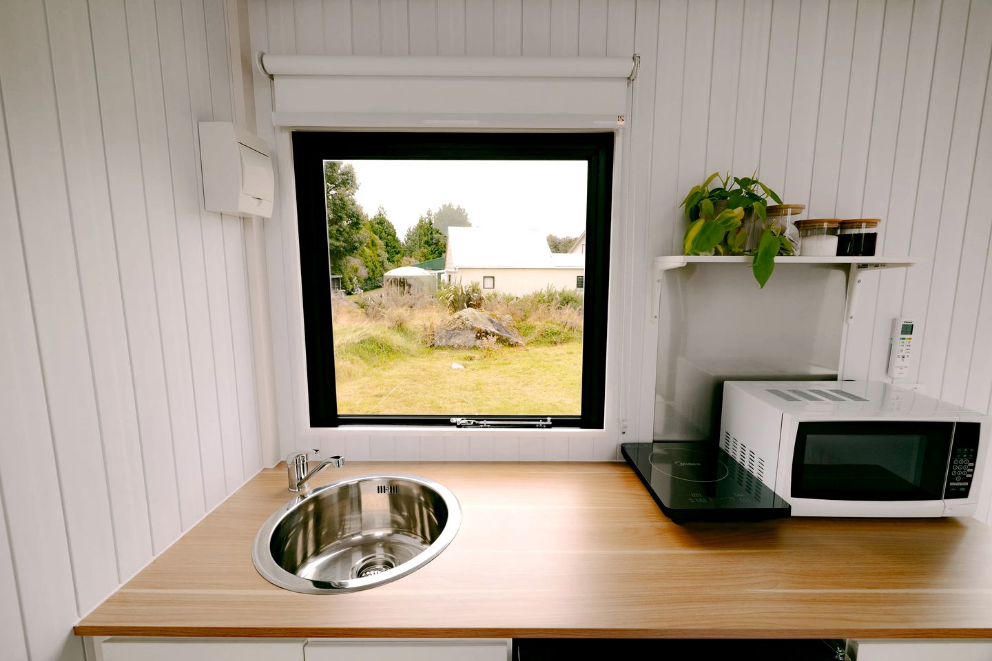 Serene Tiny House with Barbecue and Fire Pit in Hokitika, South Island