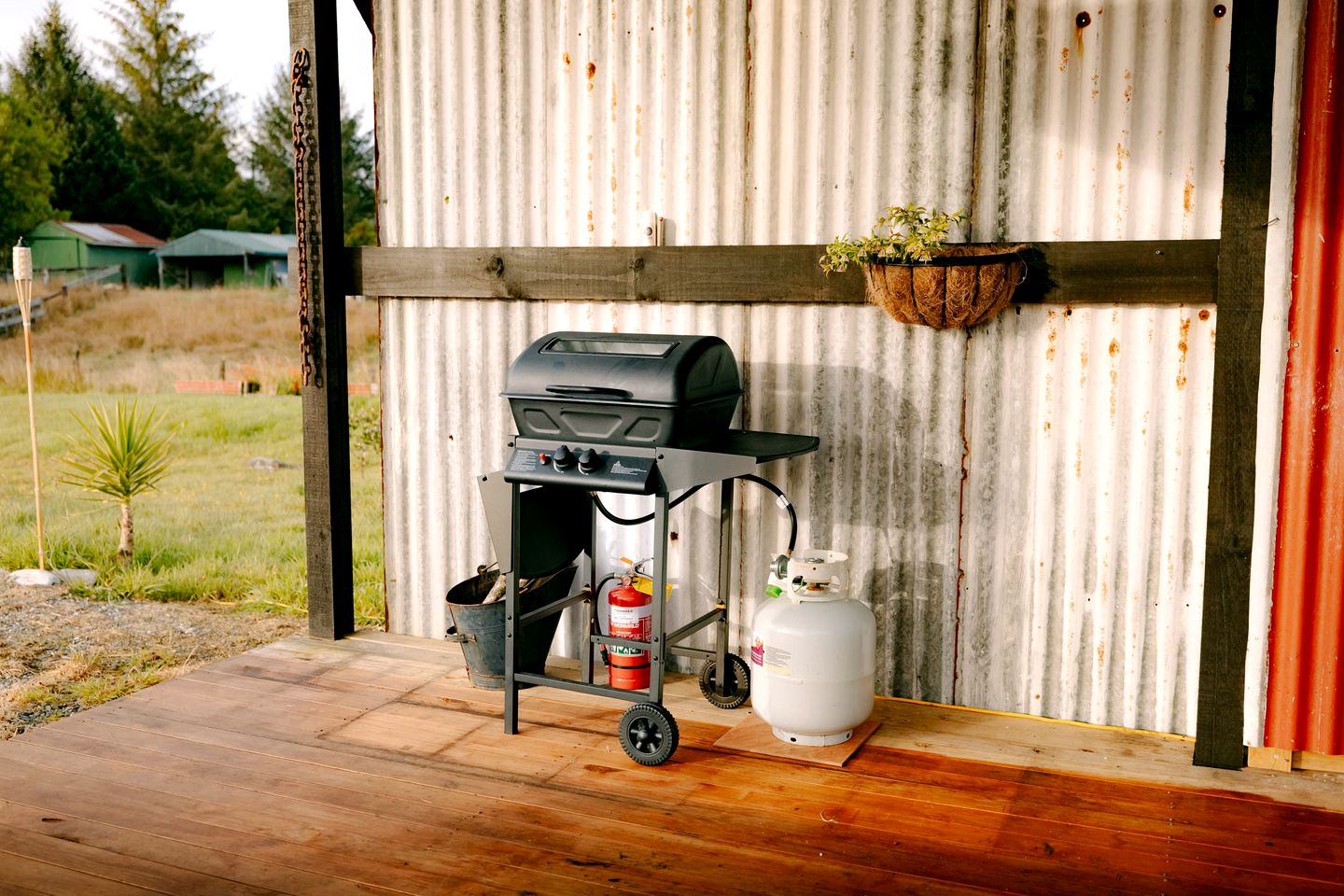 Serene Tiny House with Barbecue and Fire Pit in Hokitika, South Island