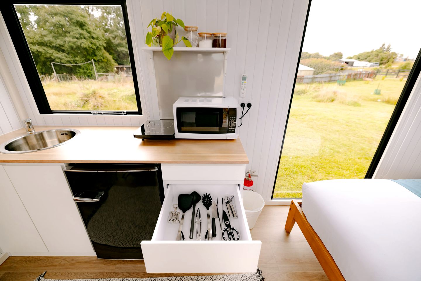 Serene Tiny House with Barbecue and Fire Pit in Hokitika, South Island