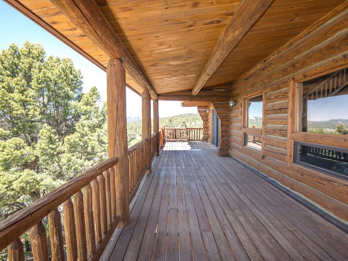 Log Cabins (Durango, Colorado, United States)