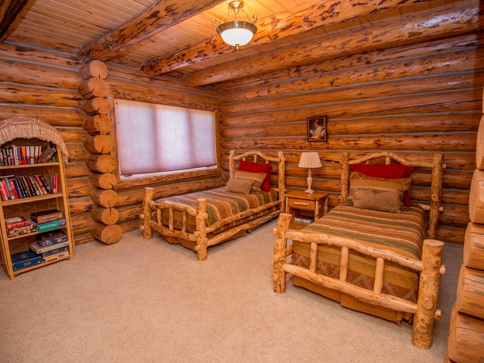 Log Cabins (Durango, Colorado, United States)