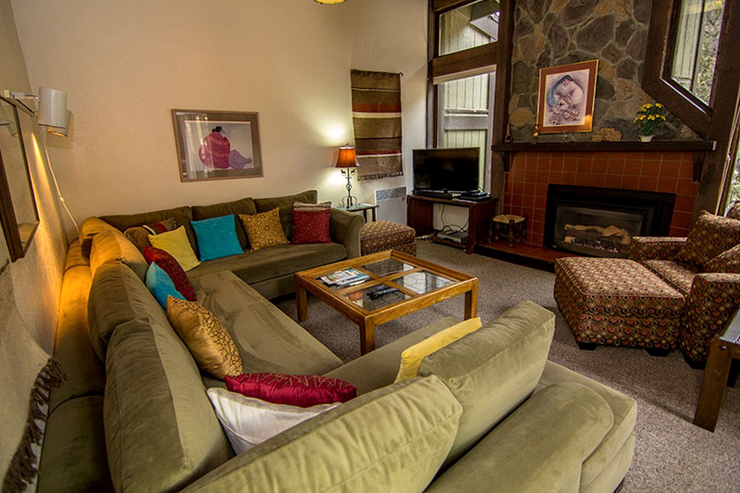 Family-Friendly Rental for 10 in Heart of the Taos Ski Valley of New Mexico