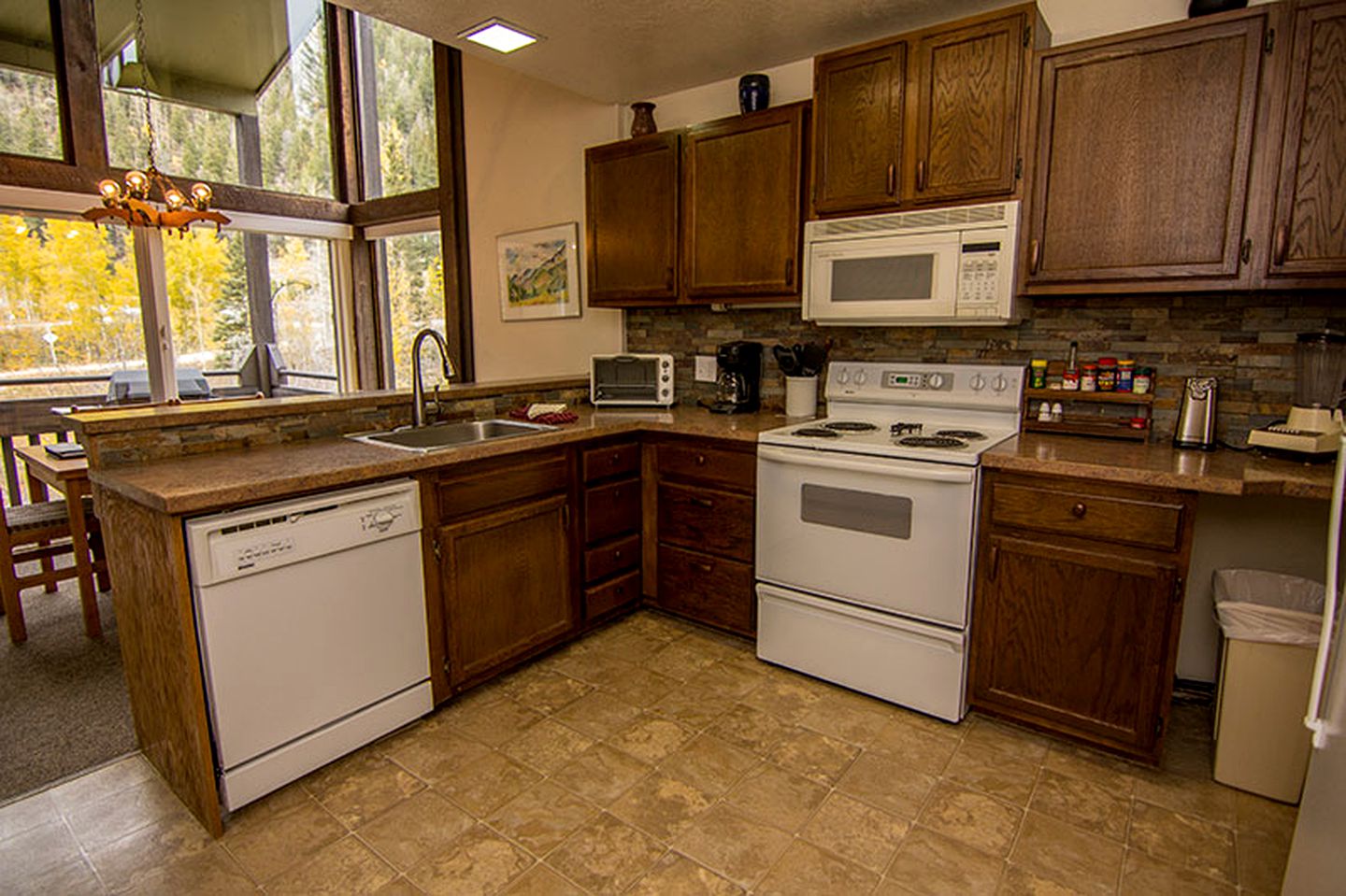 Family-Friendly Rental for 10 in Heart of the Taos Ski Valley of New Mexico