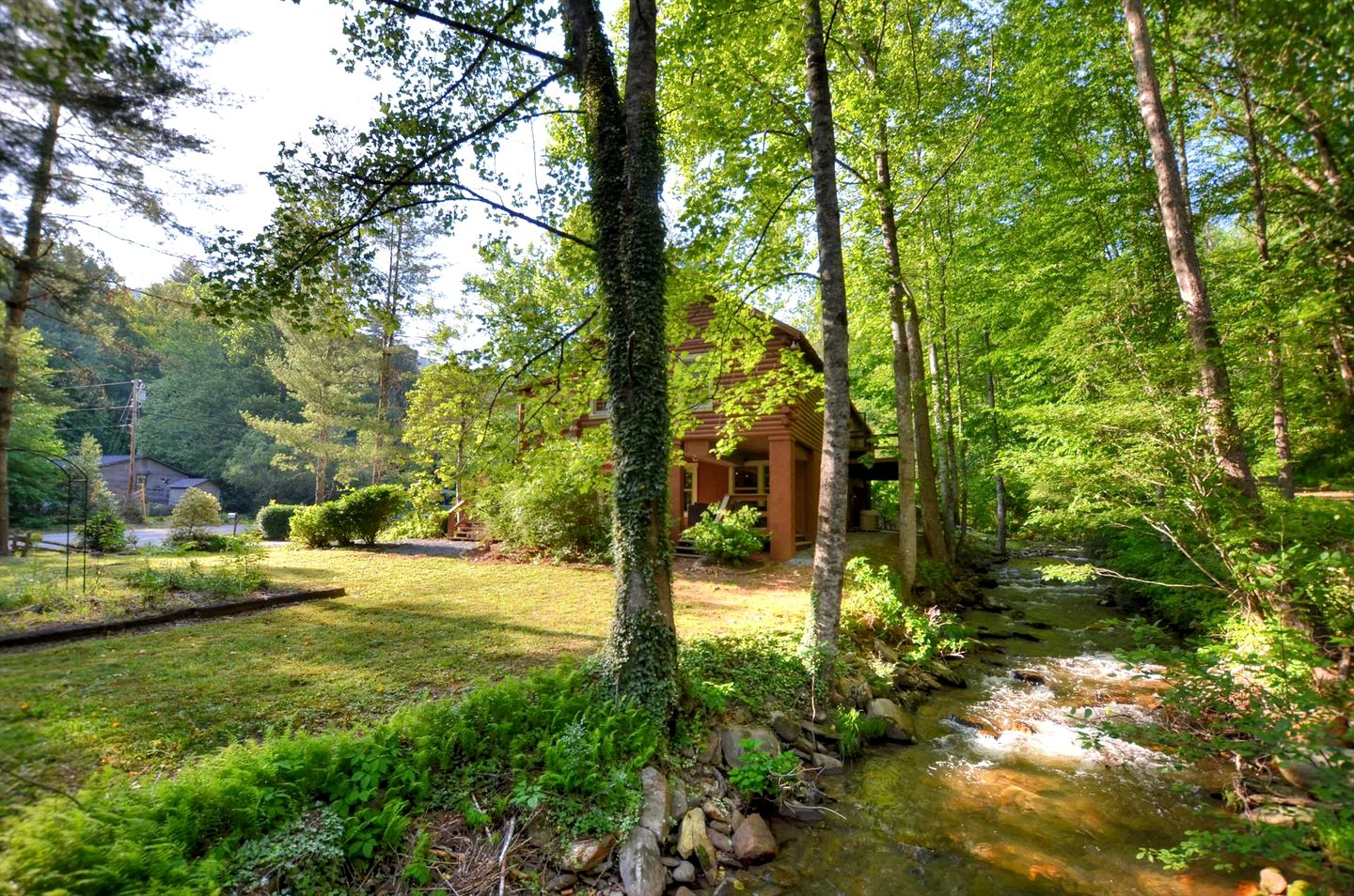 Experience Glamping Bliss in this Fully-Equipped Cabin in North Carolina