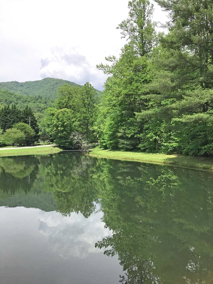 Experience Glamping Bliss in this Fully-Equipped Cabin in North Carolina