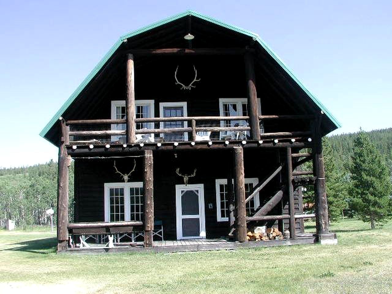 Barns (East Glacier Park, Montana, United States)