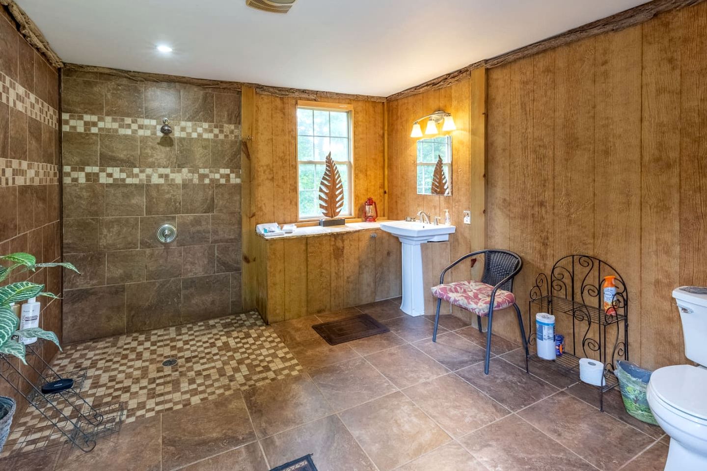 Incredible Yurt Placed in a Privileged Area in Cullowhee, North Carolina