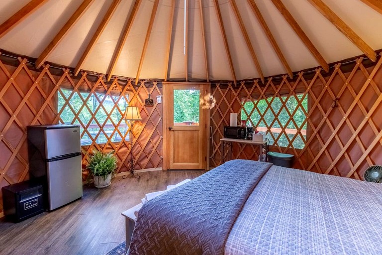 Yurts (United States of America, Cullowhee, North Carolina)