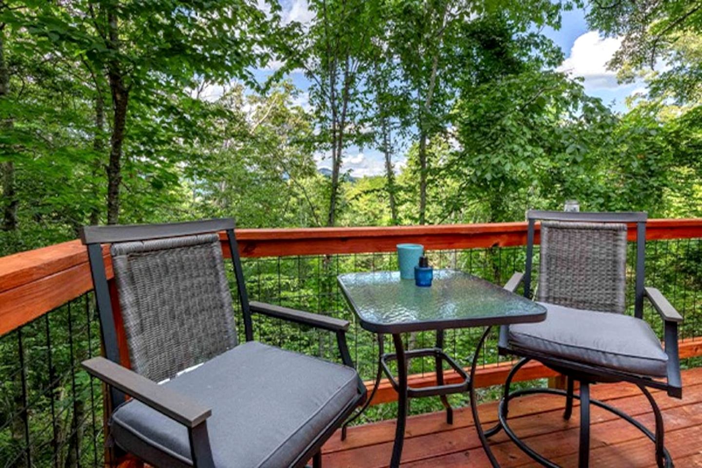 Incredible Yurt Placed in a Privileged Area in Cullowhee, North Carolina
