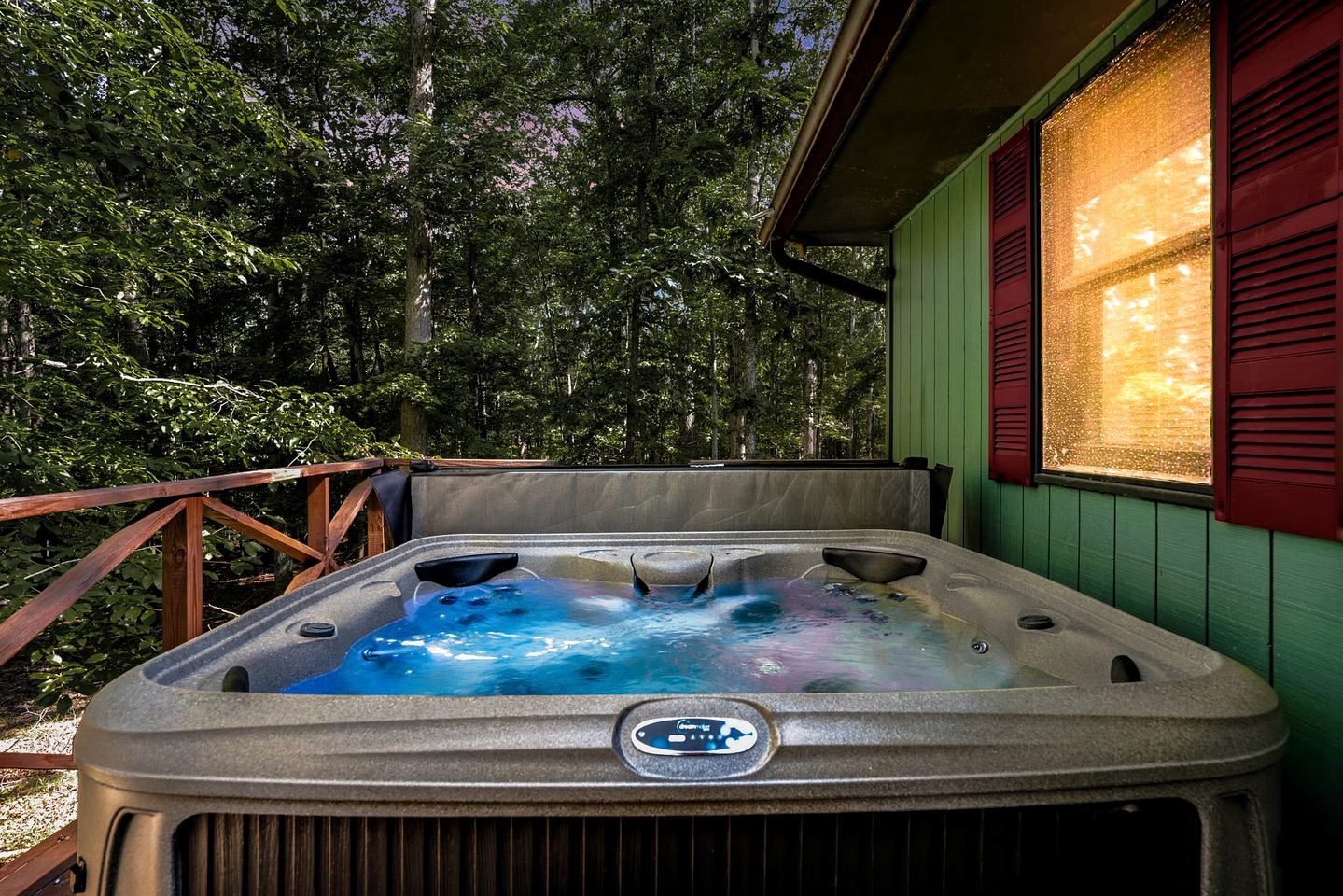 River Access Cabin with Hot Tub, Fire Pit and Kayaks for the Perfect Getaway in Rock Gap, WV