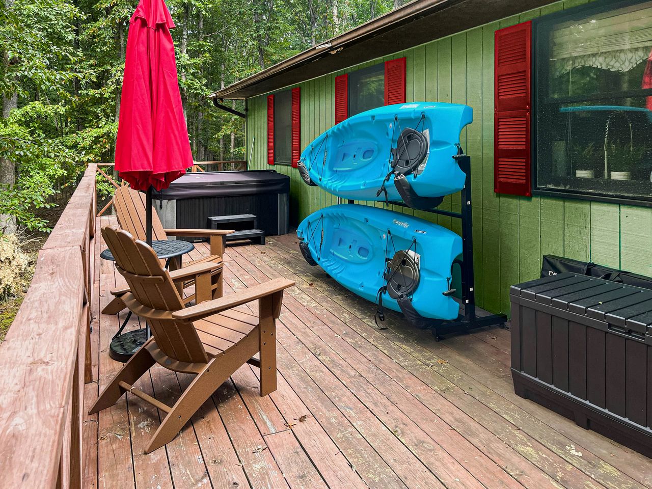 River Access Cabin with Hot Tub, Fire Pit and Kayaks for the Perfect Getaway in Rock Gap, WV