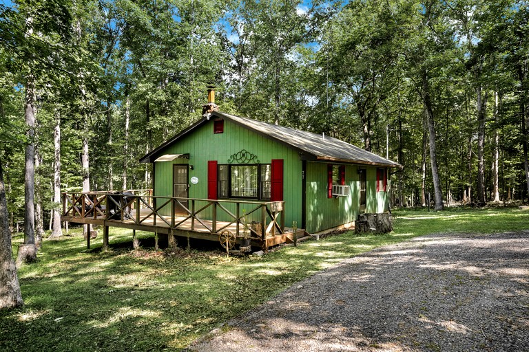 Cabins (United States of America, Rock Gap, West Virginia)