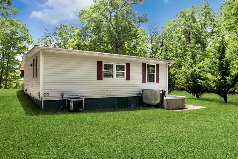 Cabins (United States of America, Luray, Virginia)