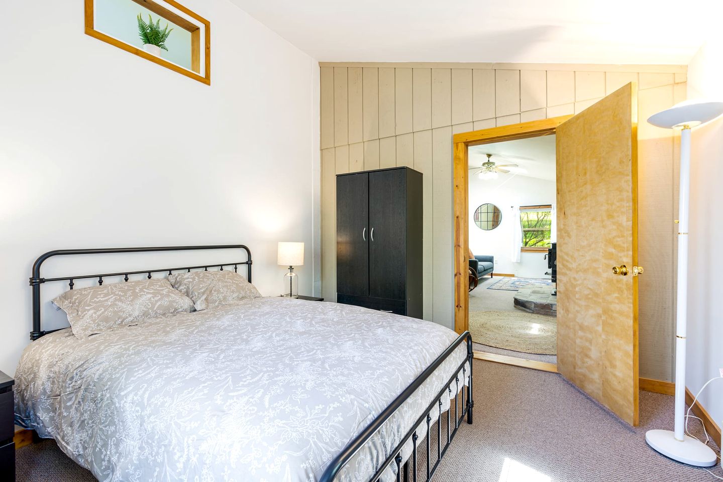 Cozy River Access Cabin with Hot Tub, Fire Pit and Deck Near Great Cacapon State Park in Bloomery, WV