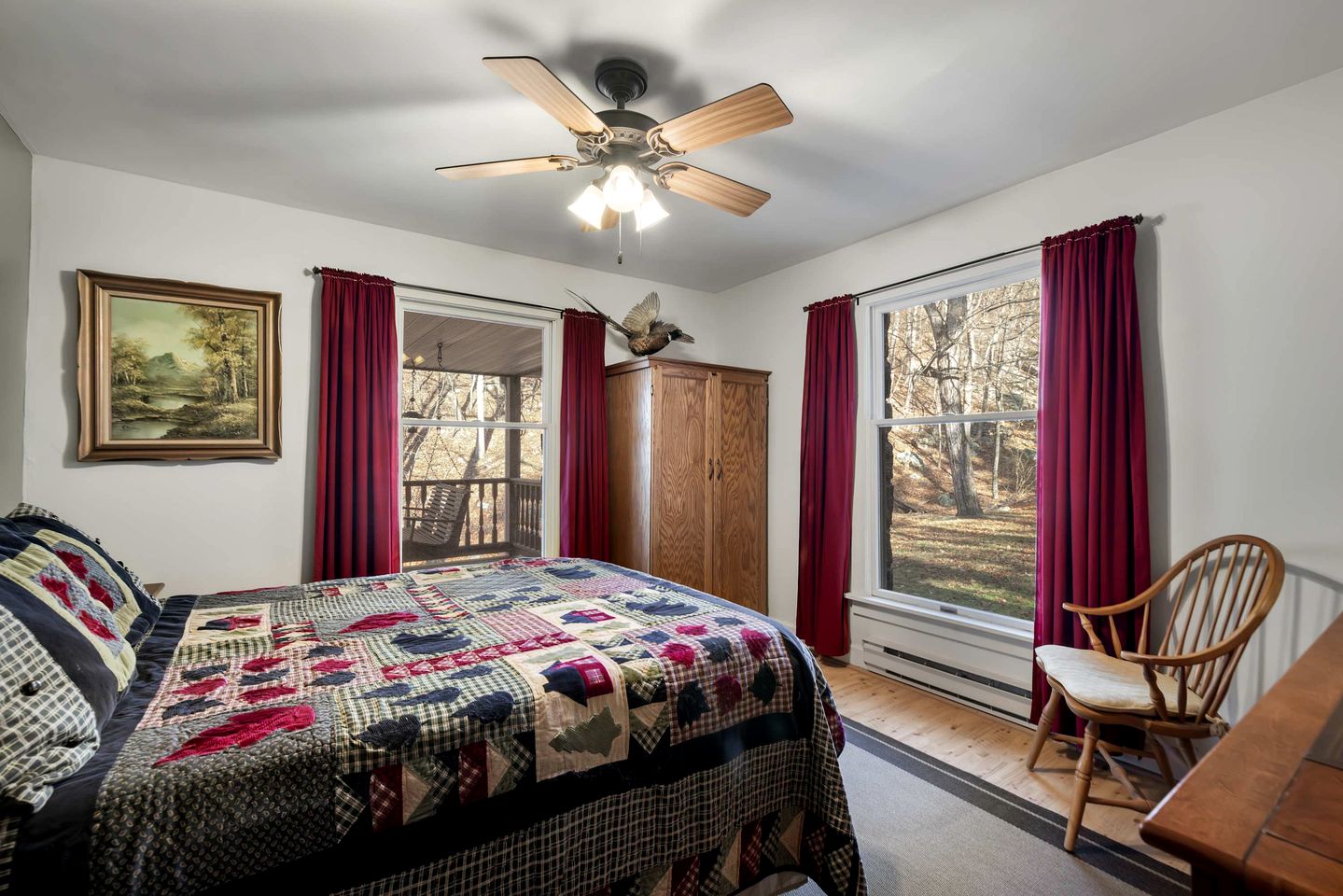 Peaceful and Pet Friendly Cabin with River Access in Great Cacapon, West Virginia