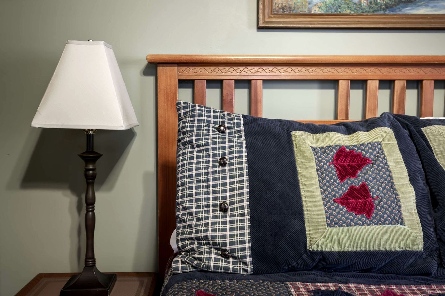 Peaceful and Pet Friendly Cabin with River Access in Great Cacapon, West Virginia