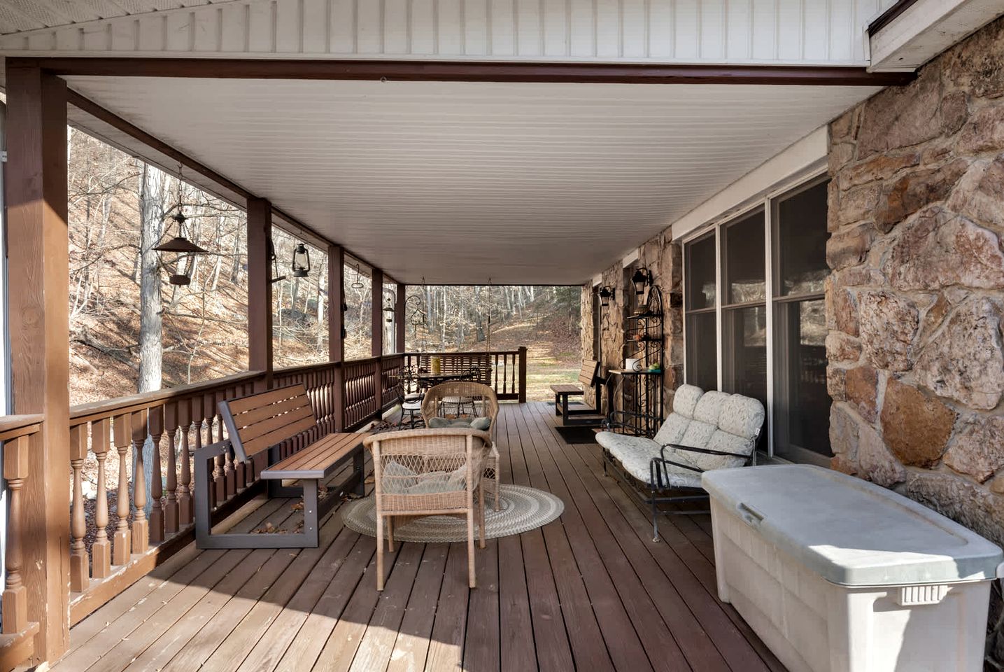 Peaceful and Pet Friendly Cabin with River Access in Great Cacapon, West Virginia