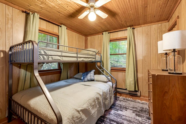 Cabins (United States of America, Great Cacapon, West Virginia)