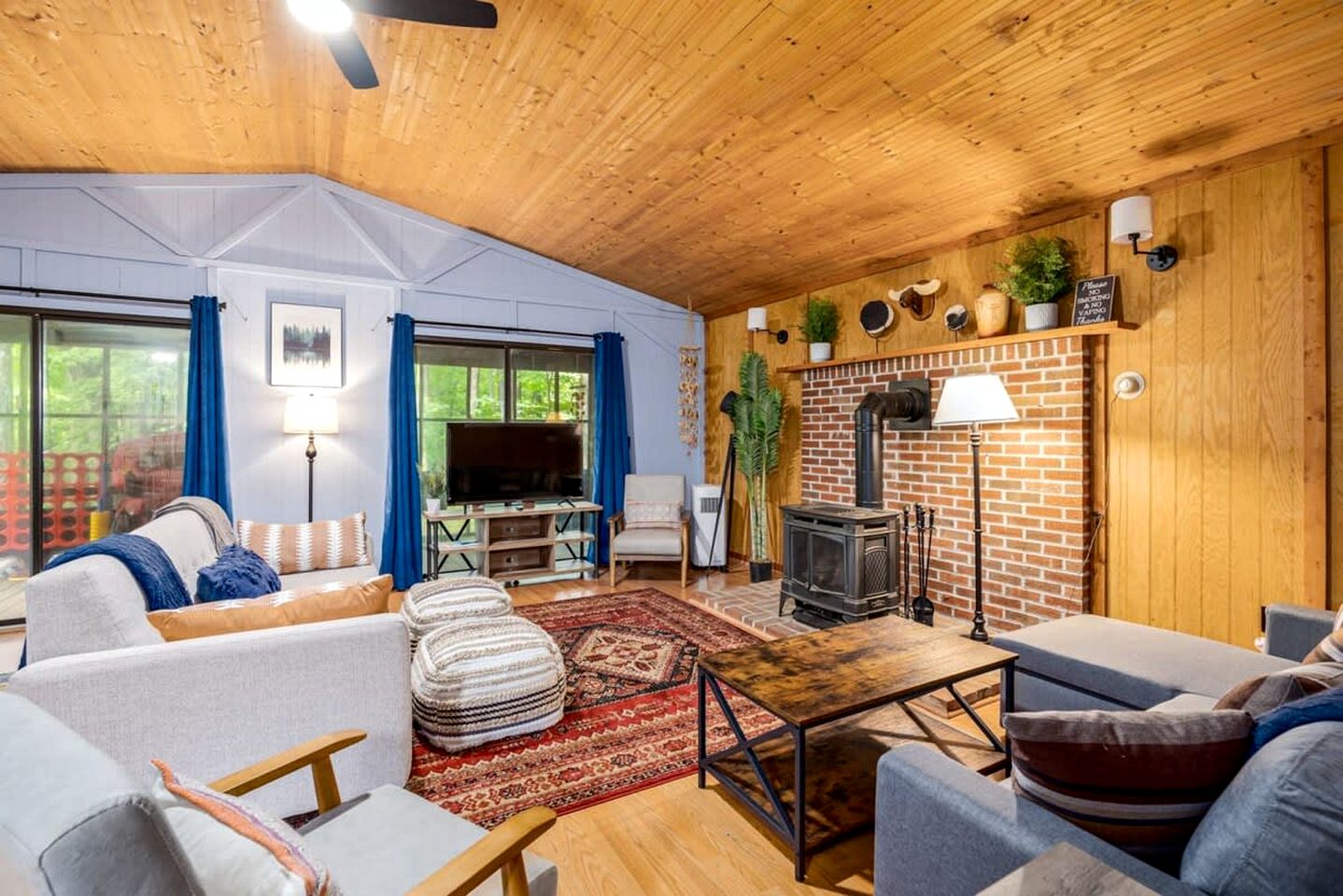 Private River Cabin with Hot Tub, Fire Pit, Screened Porch Loaded with Kayaks and Fun Games - Perfect for Your Great Cacapon, WV Adventure