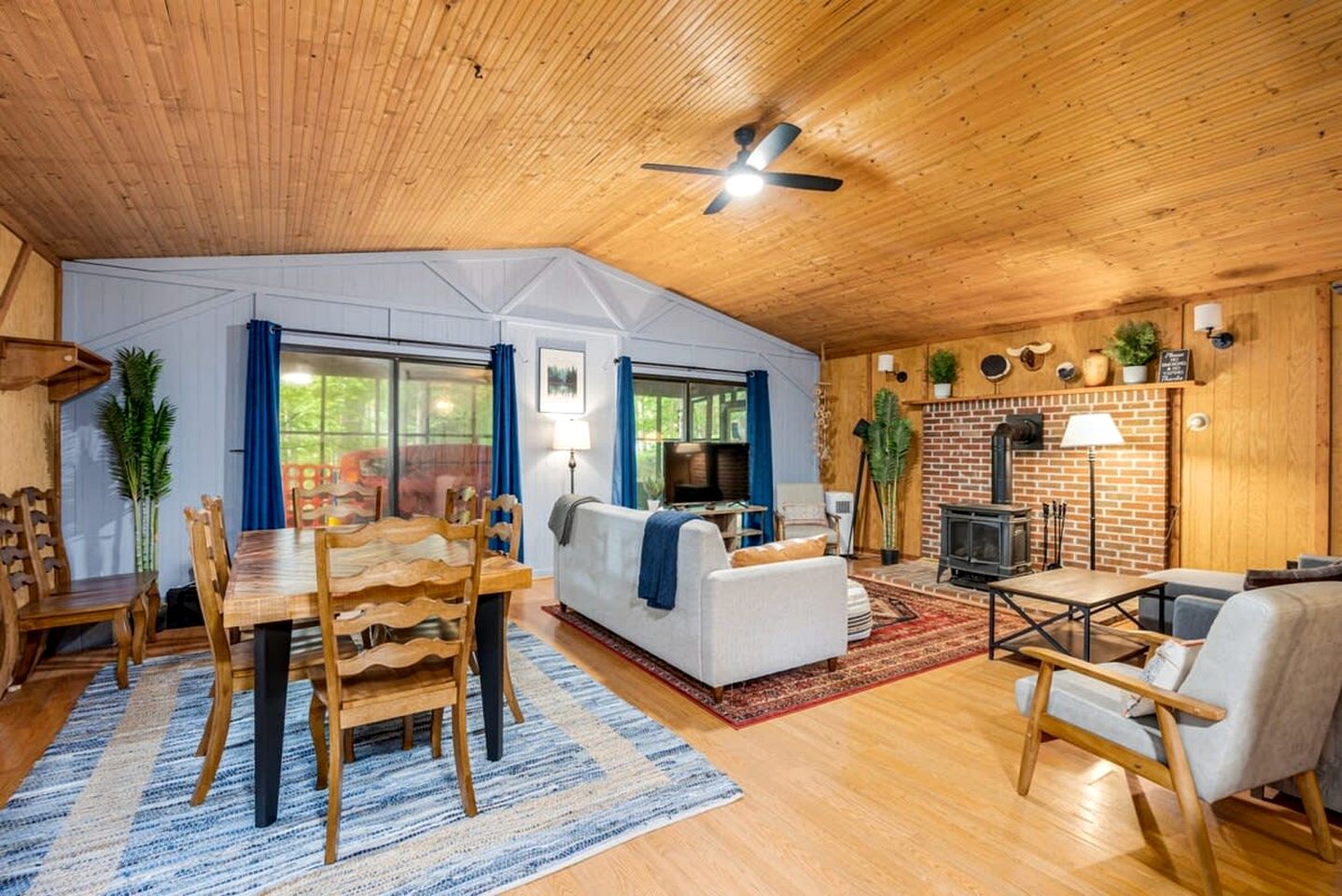 Private River Cabin with Hot Tub, Fire Pit, Screened Porch Loaded with Kayaks and Fun Games - Perfect for Your Great Cacapon, WV Adventure