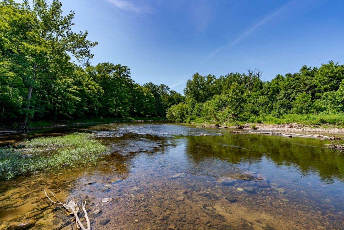 Private River Cabin with Hot Tub, Fire Pit, Screened Porch Loaded with Kayaks and Fun Games - Perfect for Your Great Cacapon, WV Adventure