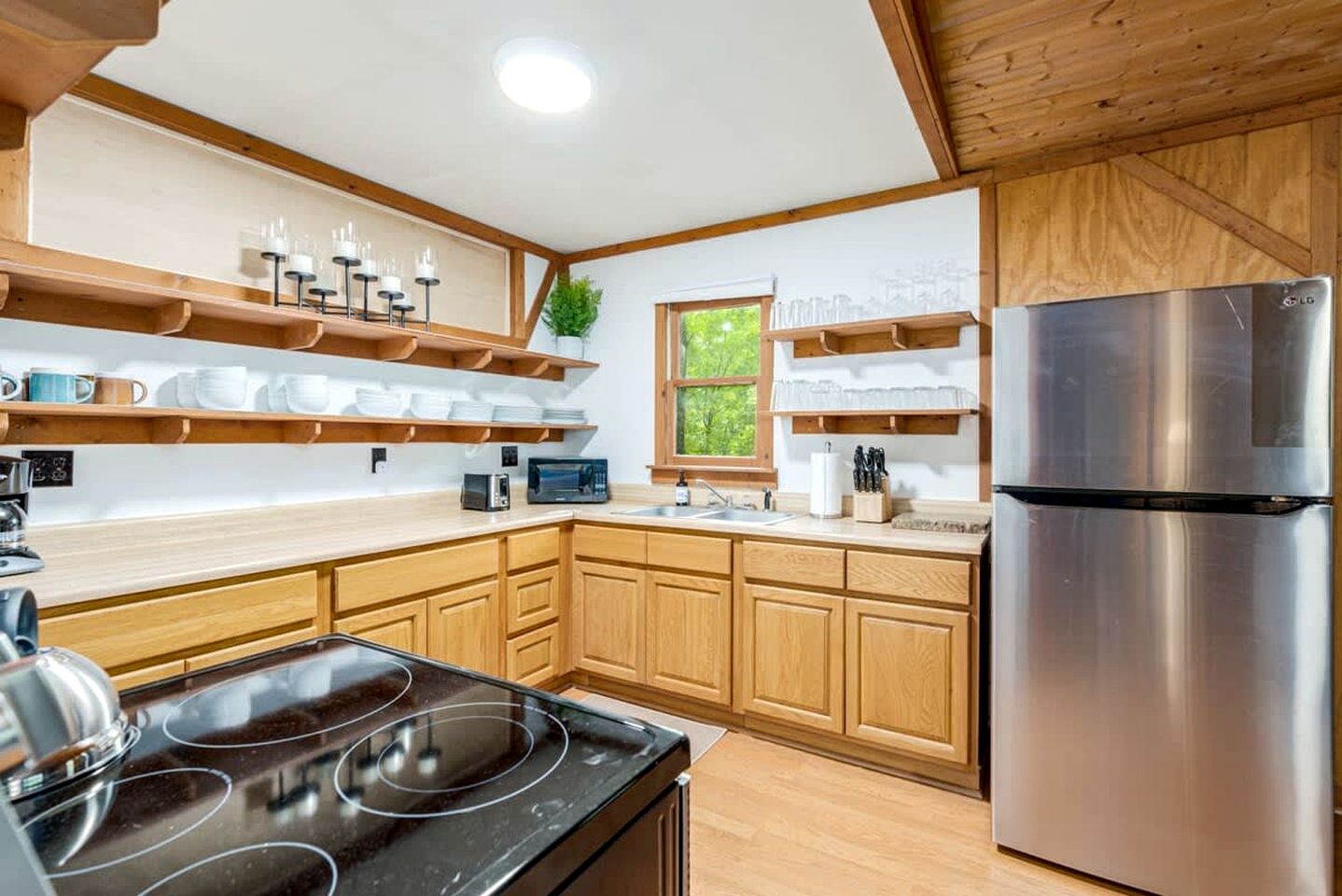 Private River Cabin with Hot Tub, Fire Pit, Screened Porch Loaded with Kayaks and Fun Games - Perfect for Your Great Cacapon, WV Adventure