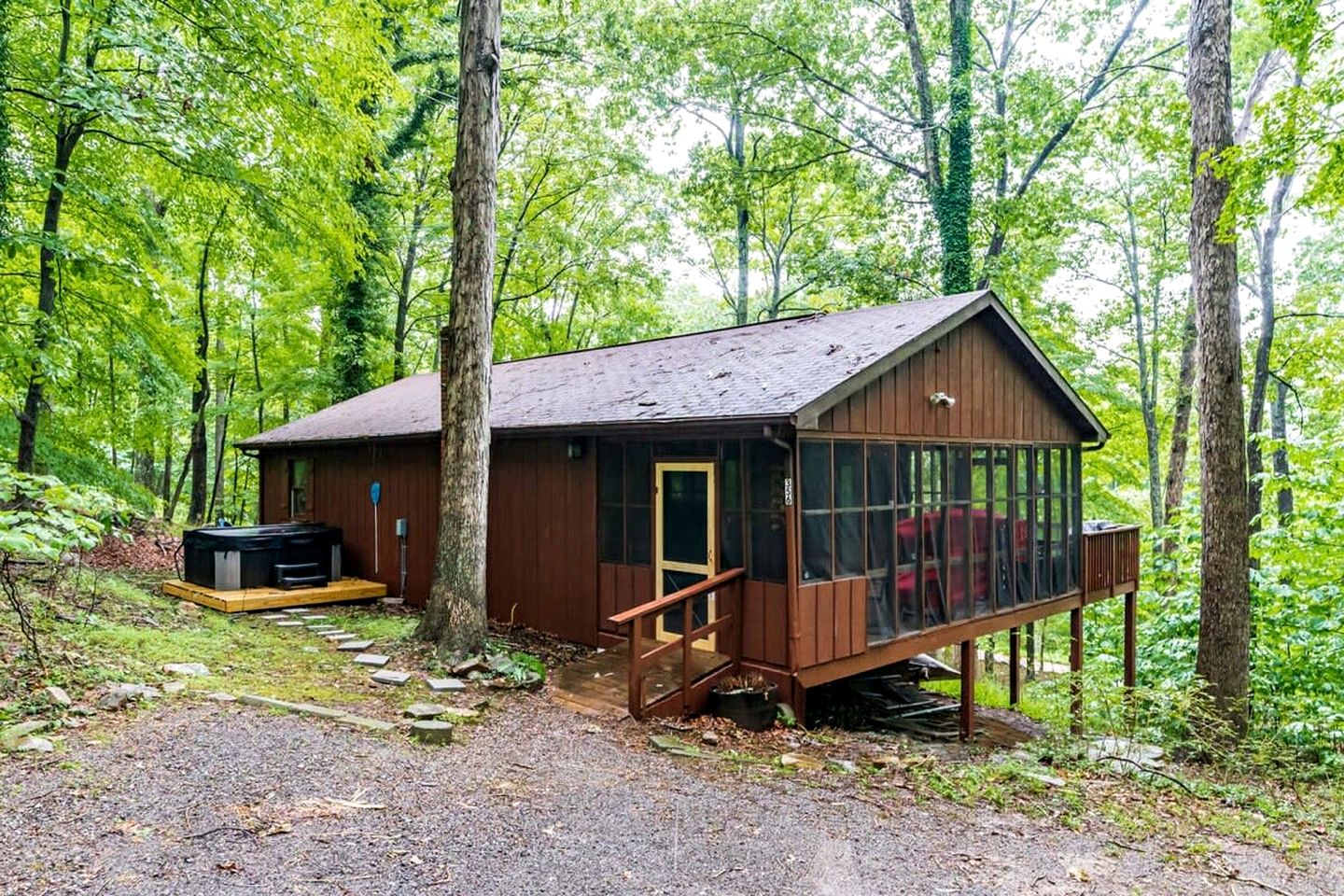 Private River Cabin with Hot Tub, Fire Pit, Screened Porch Loaded with Kayaks and Fun Games - Perfect for Your Great Cacapon, WV Adventure