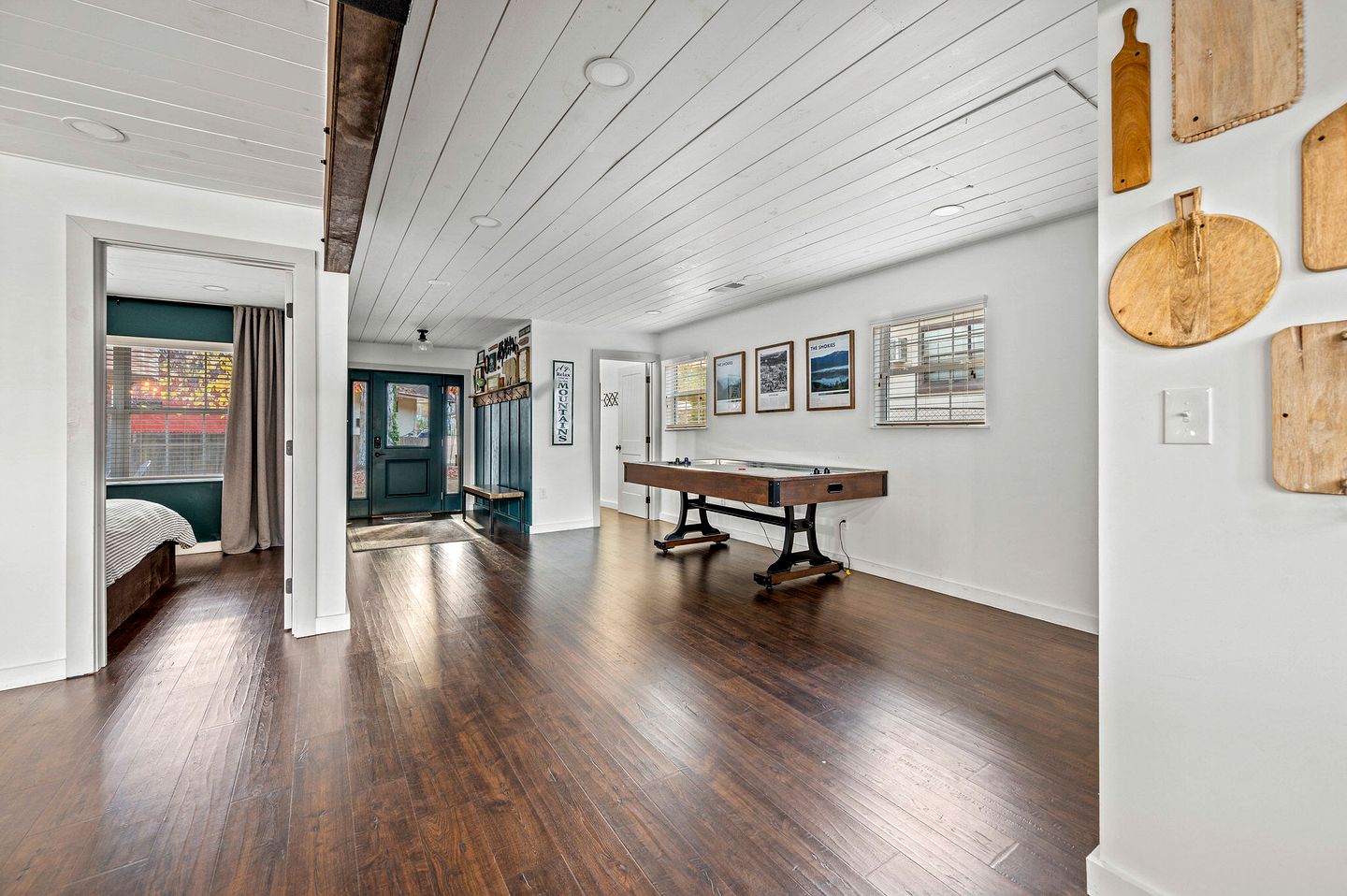 Exclusive Family Retreat: Luxury Rental with Little Pigeon River Views in Tennessee