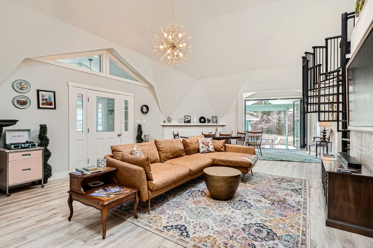 Luxury Riverfront Geodesic Dome with Game Room near Red Rocks, Bailey Colorado