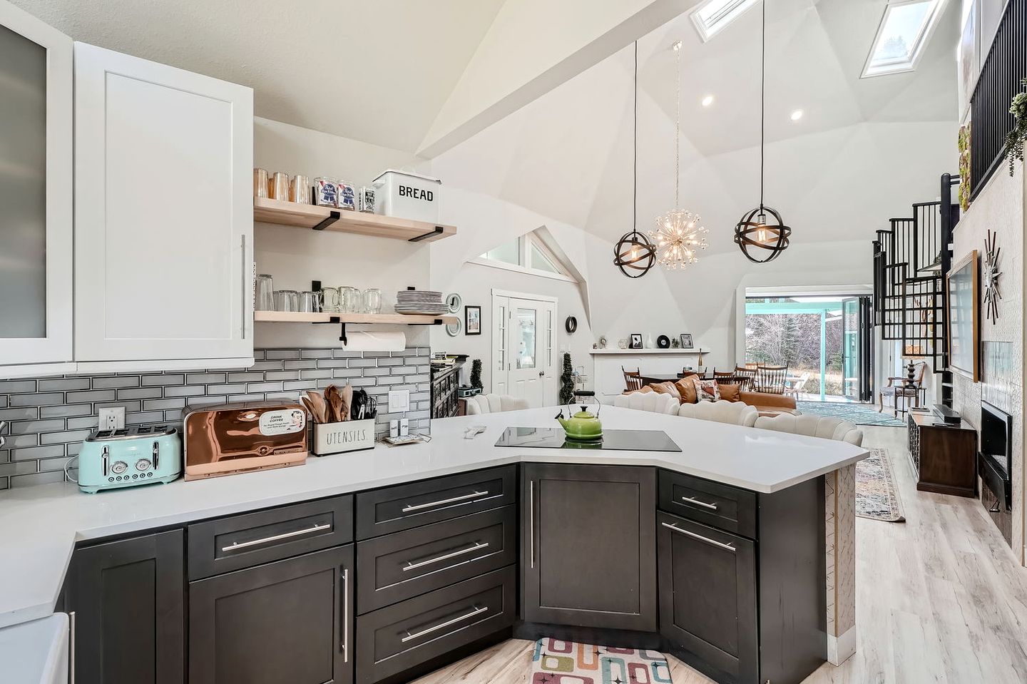 Luxury Riverfront Geodesic Dome with Game Room near Red Rocks, Bailey Colorado