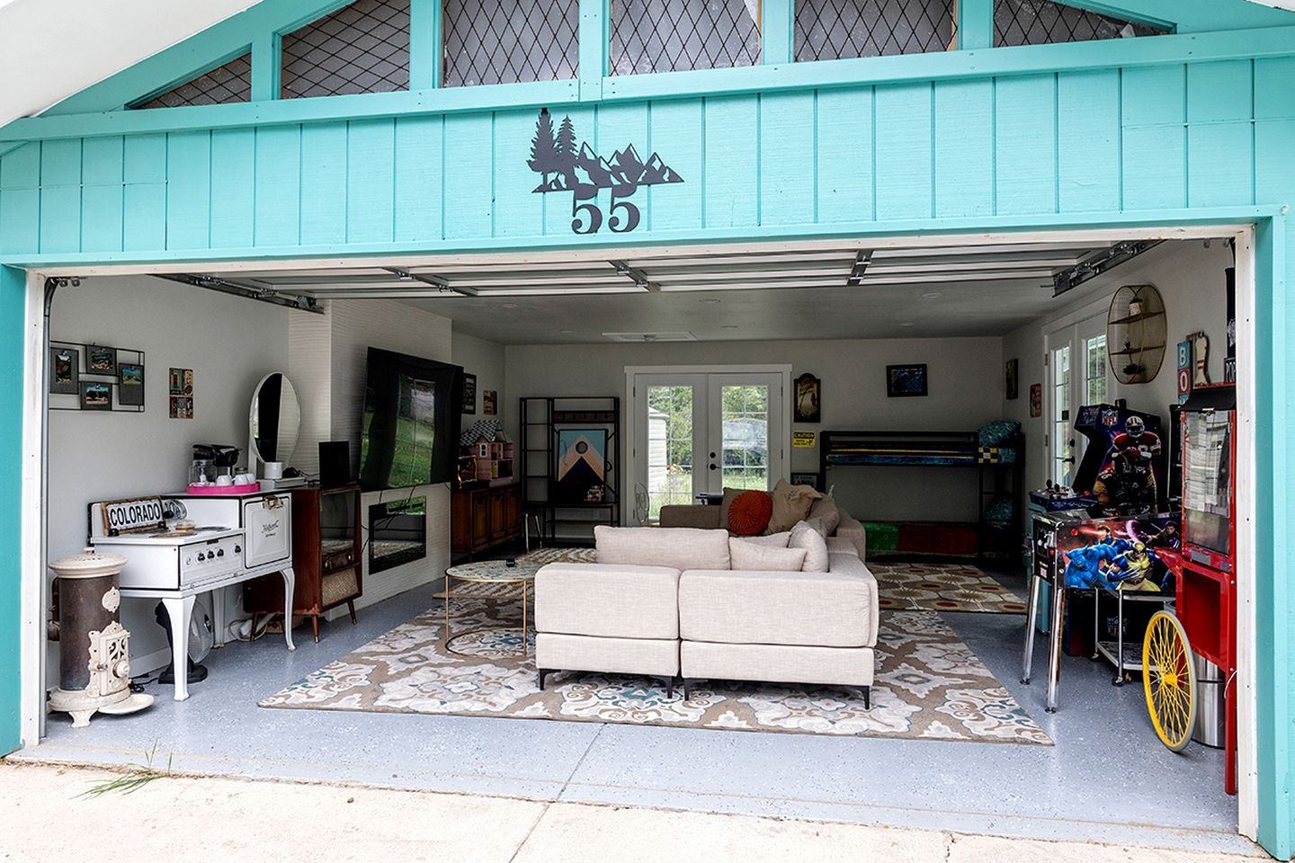 Luxury Riverfront Geodesic Dome with Game Room near Red Rocks, Bailey Colorado