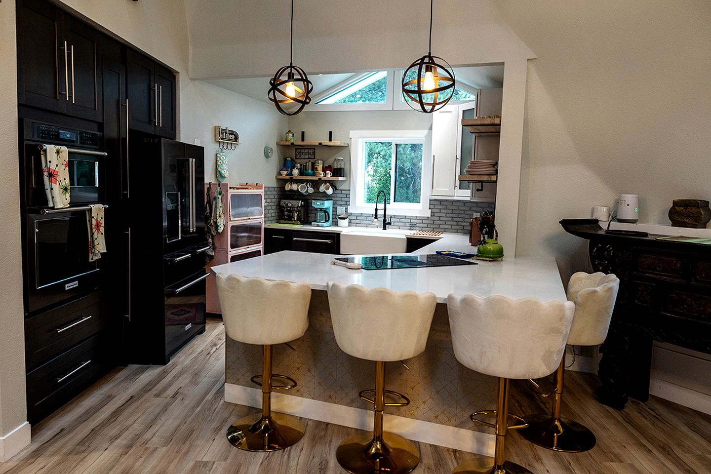 Luxury Riverfront Geodesic Dome with Game Room near Red Rocks, Bailey Colorado