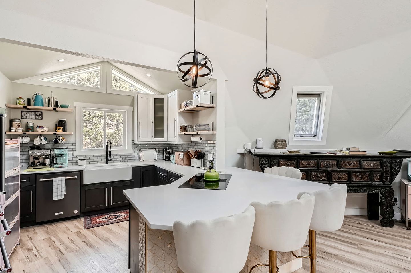 Luxury Riverfront Geodesic Dome with Game Room near Red Rocks, Bailey Colorado