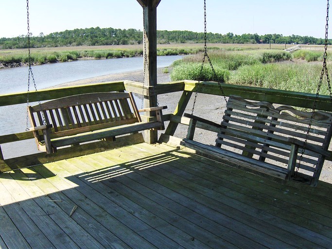 Cabins (Shellman Bluff, Georgia, United States)