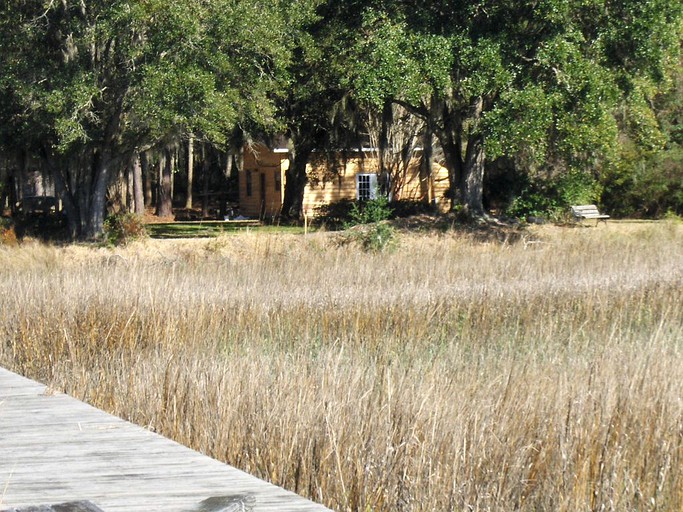 Cabins (Shellman Bluff, Georgia, United States)