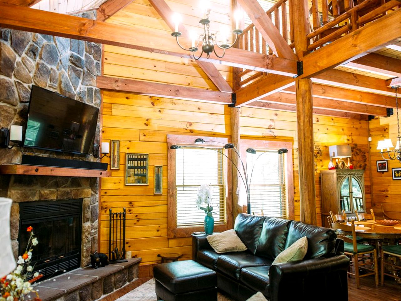 Log Cabin Rental with a Porch near Shenandoah National Park, Virginia