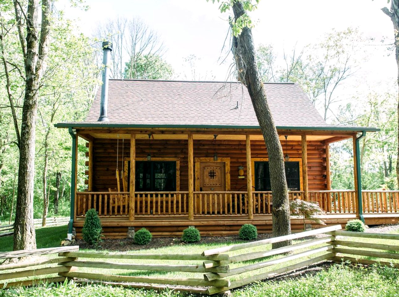 Log Cabin Rental with a Porch near Shenandoah National Park, Virginia