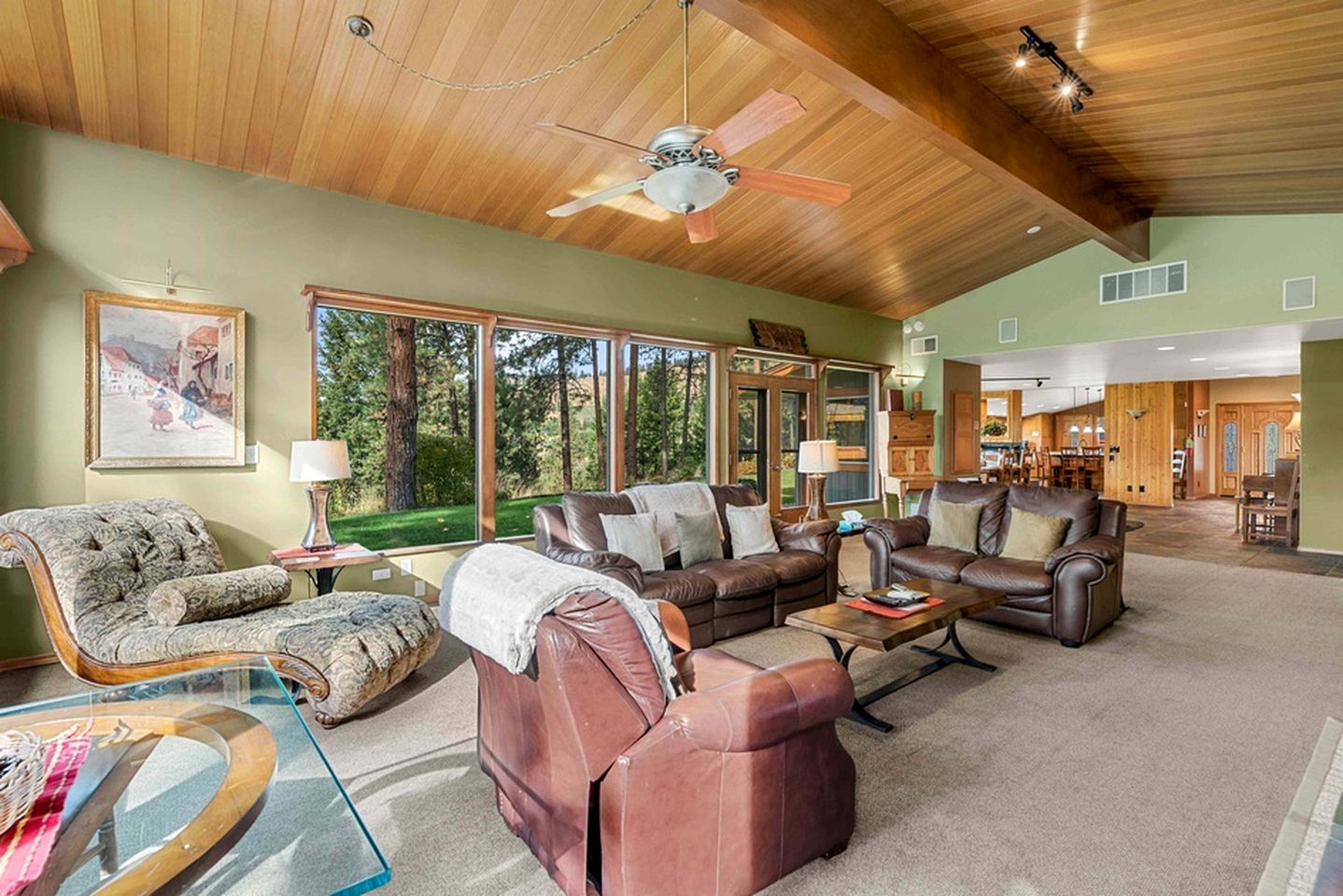 Enchanting Cabin Rental with Private Hot Tub, Heated Stone Floors, and Stunning Views near Leavenworth, Washington